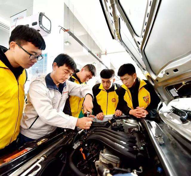 提升職業(yè)技能水平的機會來了!各地高職擴招工作相繼啟動，第一階段報名火熱進行